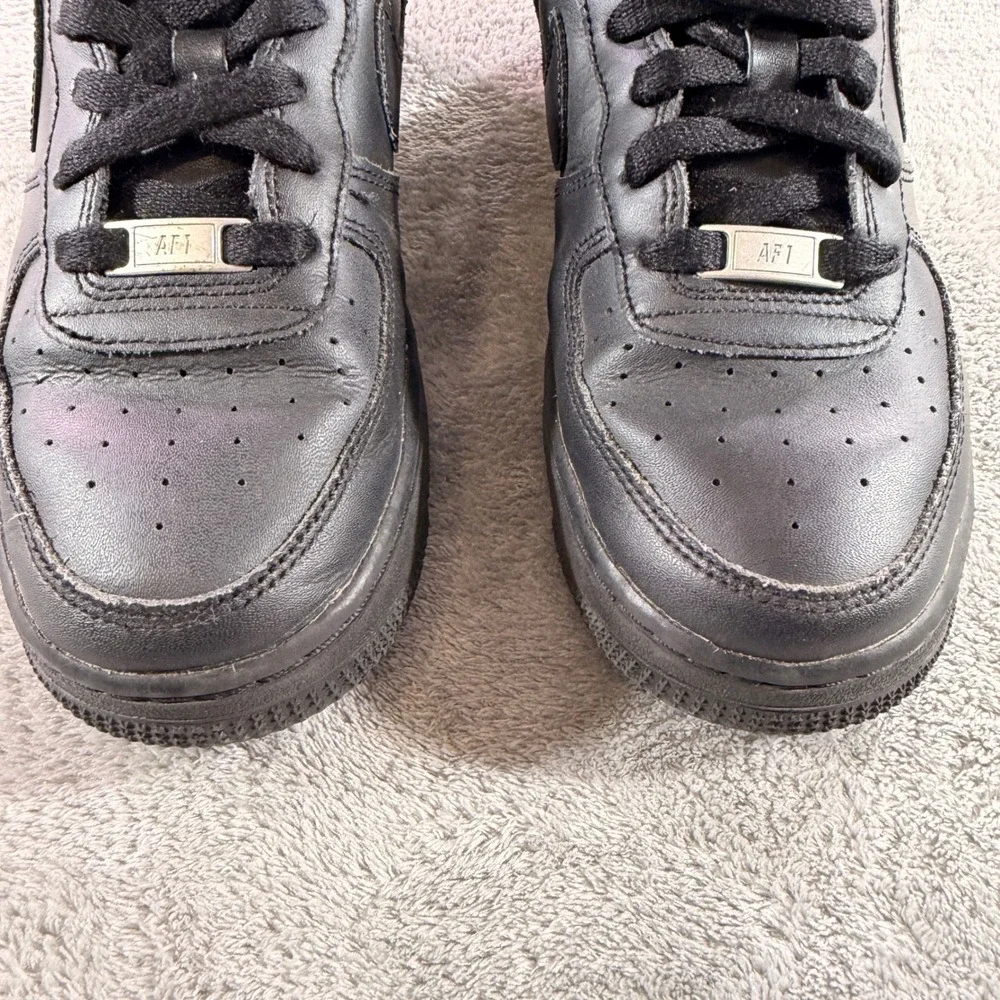 Nike Air Force 1 LE Kids 6Y Black Low Top Sneakers DH2920-001